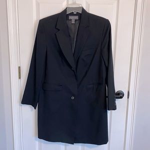 Ladies Wool Coat, Size 18, in like new condition never worn, lined. Dry clean